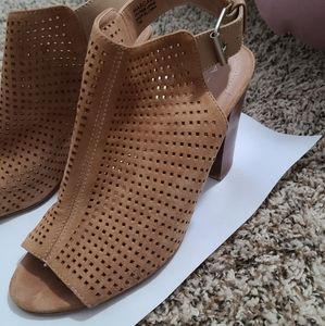 Peep toe small heel, size 7
